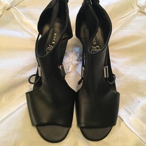 Rock & Republic zip up Wedges